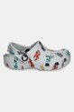 Παντόφλες Crocs CLASSIC RACE CARS GRAPHIC CLOG KIDS 210992.CROCS.CLASSIC.RA γκρί SS25