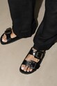 Kožené pantofle Manebi Traveler Nordic Sandals M.2.2.RT černá SS25