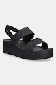 Sandále Crocs Brooklyn Woven Upper Low Wedge platforma čierna 209977.060