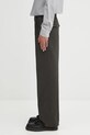 Παντελόνι Maison Kitsuné Relaxed Pleated OM01112WC5032 πράσινο SS25