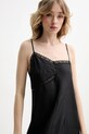 MM6 Maison Margiela sukienka jedwabna czarny S52CT0785.M35244