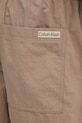 Βαμβακερό σορτσάκι Calvin Klein Jeans καφέ J30J327375