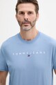Odzież Tommy Jeans t-shirt bawełniany DM0DM20744 niebieski