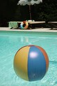 Konges Sløjd gyerek úszógumi SWIM RING AND BEACH BALL SET KS105094.PPY2 többszínű