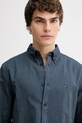 Βαμβακερό πουκάμισο Tommy Jeans σκούρο μπλε DM0DM22836