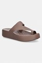 Crocs Getaway Platform Toe Loop klapki damskie brązowy 210834.0LF