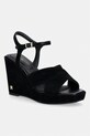 Tommy Hilfiger sandály na klínku semišové SUEDE WRAPPED HIGH WEDGE černá FW0FW09218