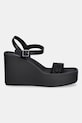 Calvin Klein сандали със скосена пларформа WEDGE 70 SNDL WEBBING LTH HW0HW02882 черен SS26