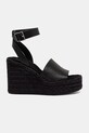 Calvin Klein sandály WEDGE ESPAD 70 AOP LTH HW0HW03138 černá SS26