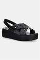 Crocs sandały Brooklyn 4U Cross Strap Sandal 5-8 cm czarny 212254.001