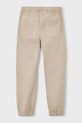 Chłopiec Mayoral spodnie joggery dziecięce z bawełną Boston by Mayoral 6574.7H.Boston.PPY2 beżowy