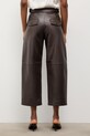 Answear.LAB spodnie damskie skórzane MADELINE z kolekcji Unscripted WS26-SPD042 brązowy