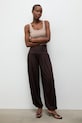 Answear.LAB spodnie joggery damskie z wiskozą brązowy 31621.tok