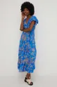 Φόρεμα από συνδιασμό μεταξιού Answear Lab μπλε