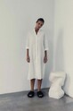 Бавовняна сукня MUUV. BEACH SHIRT suk.dl.BEACHSHIRT.black білий ZA00