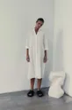 MUUV. sukienka bawełniana BEACH SHIRT biały