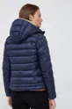 Pernata jakna Blauer  Temeljni materijal: 100% Poliamid Postava: 100% Poliamid Ispuna: 90% Pačje paperje, 10% Perje