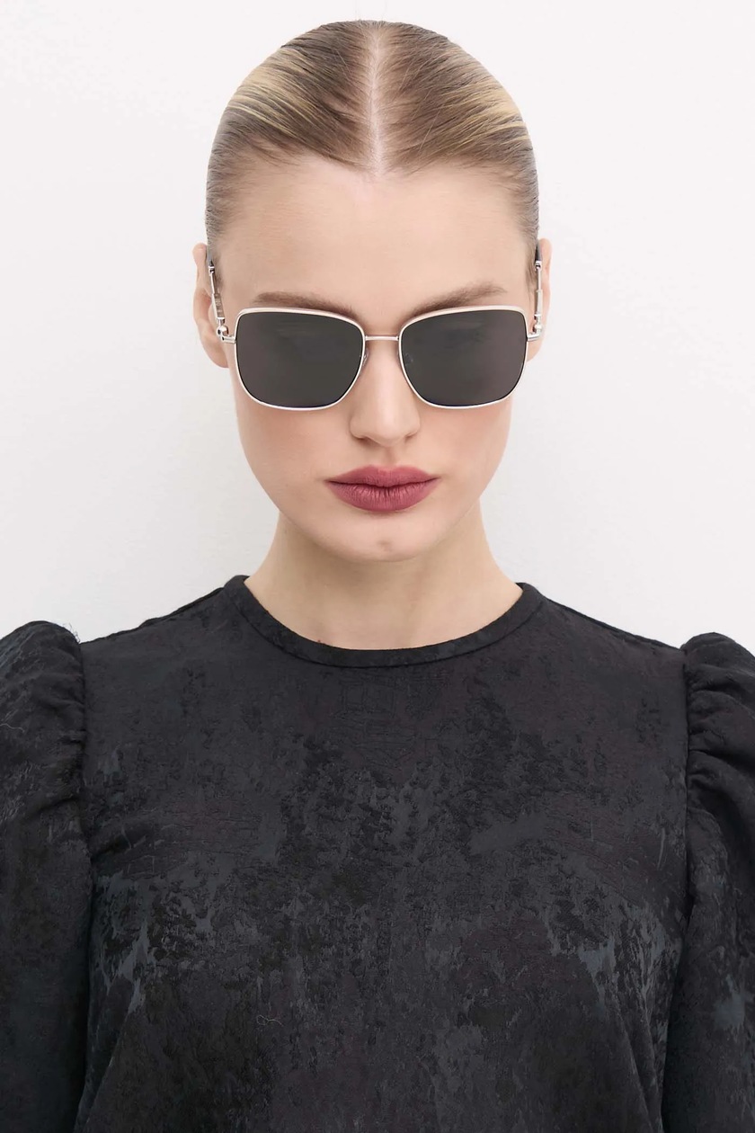 Burberry okulary przeciwsłoneczne damskie kolor czarny