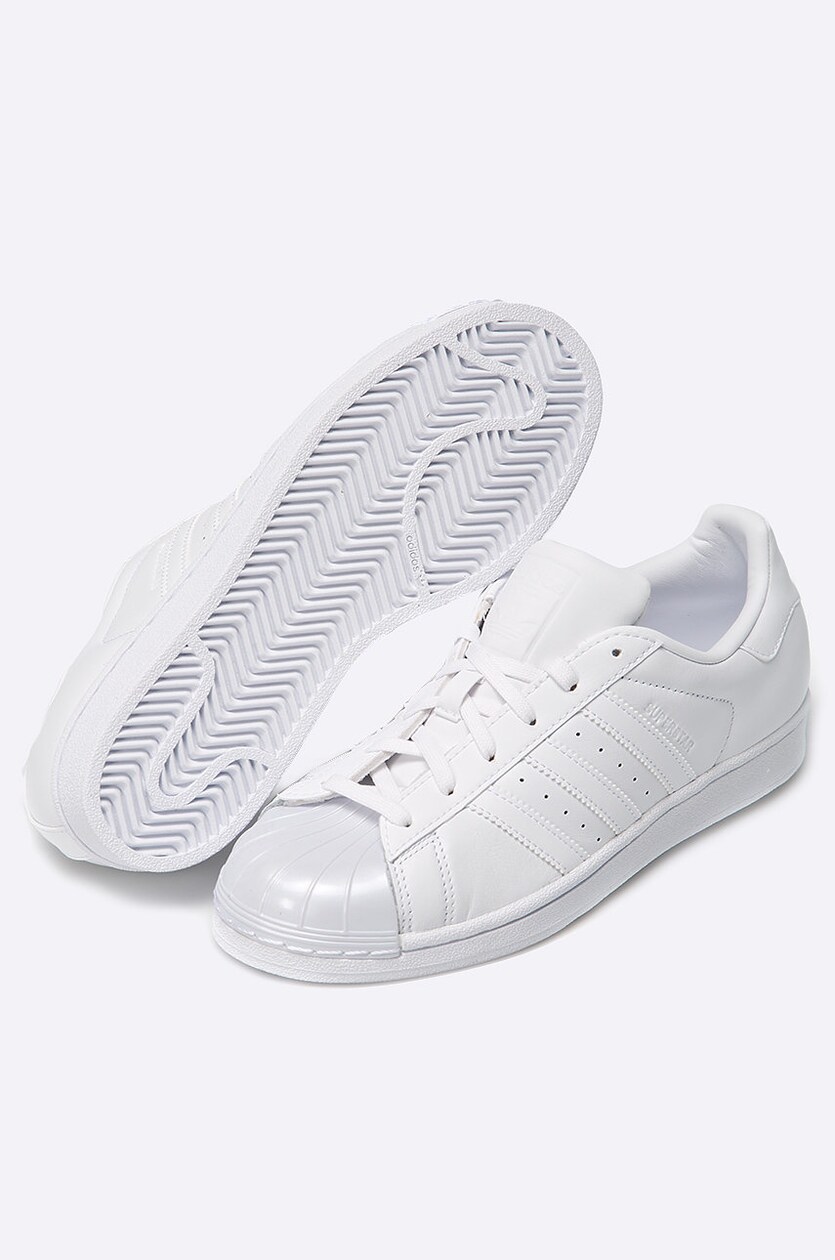 Superstar glossy 2025