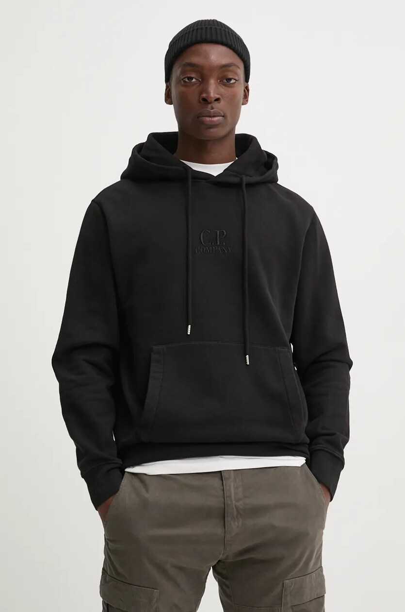 C.P. Company felpa in cotone uomo colore nero con cappuccio con applicazione 17CMSS061B006372G