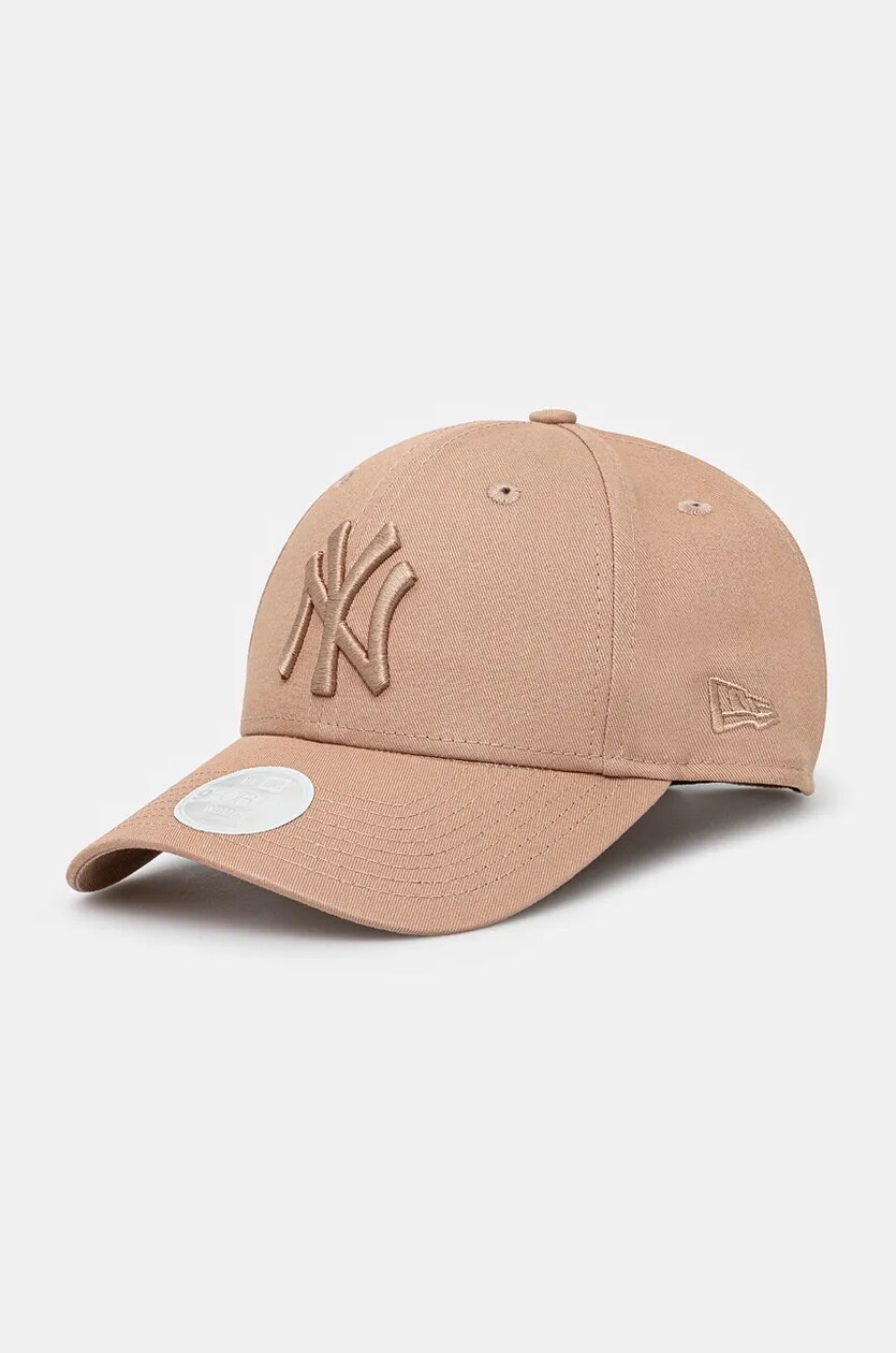 New Era cotton baseball cap LEAGUE ESSENTIAL 9FORTY NEW YORK YANKEES brown color smooth 60471463 at PRM US