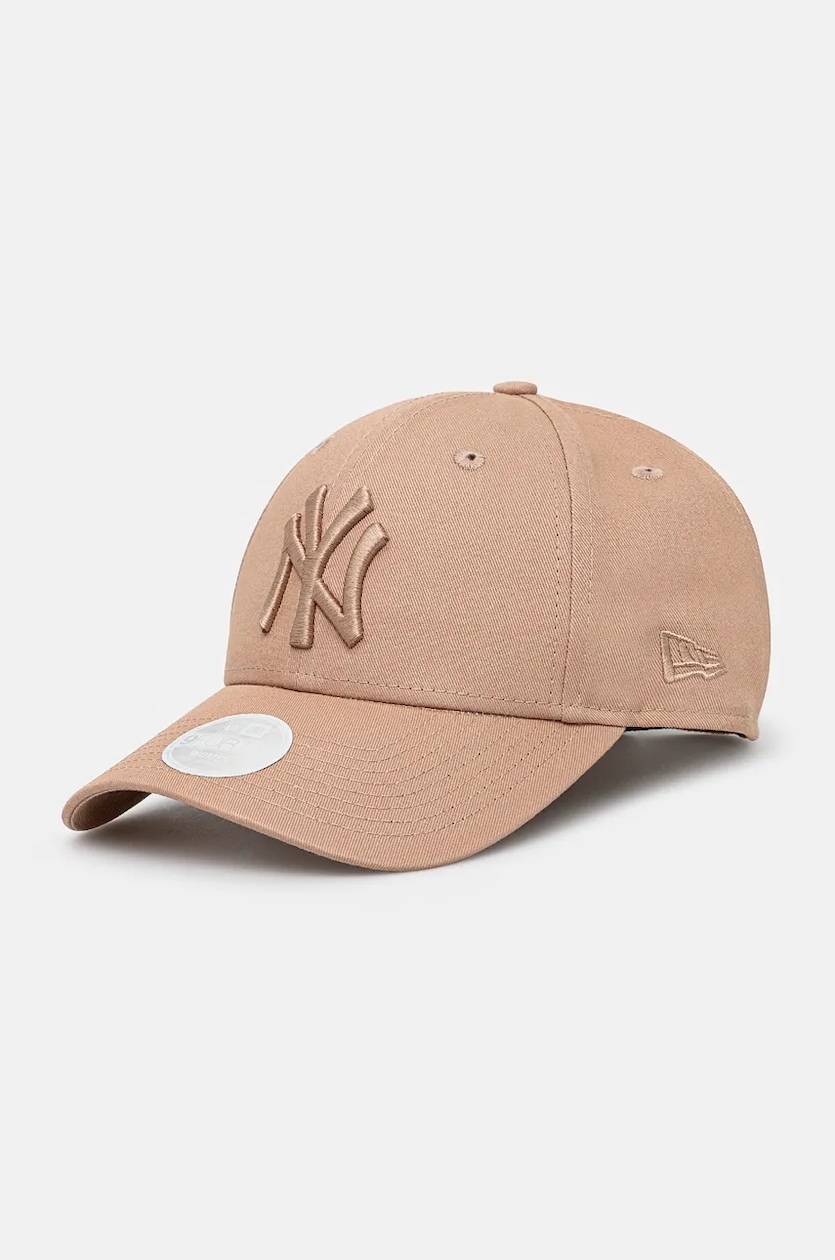 New Era cotton baseball cap LEAGUE ESSENTIAL 9FORTY NEW YORK YANKEES brown color smooth 60471463 at PRM US