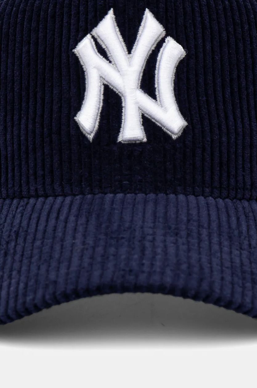 New Era corduroy baseball cap CORD TRUCKER NEW YORK YANKEES