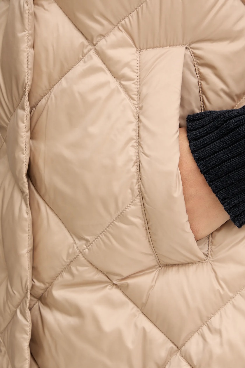 Пуховая безрукавка Weekend Max Mara FRUTTO цвет бежевый зимняя