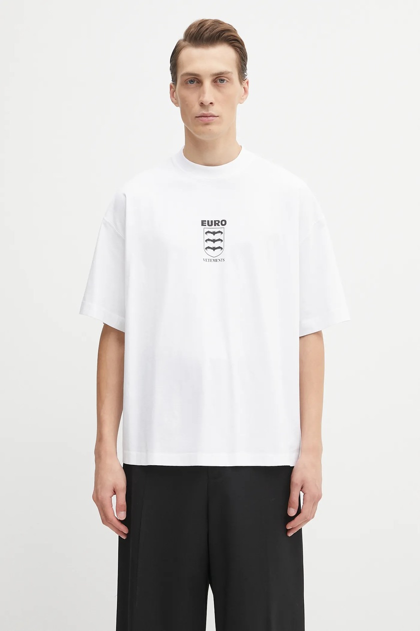 Tシャツ・カットソー VETEMENTS White Cotton T-Shirt VETEMENTS logo-print Cotton T-shirt | White | FARFETCH