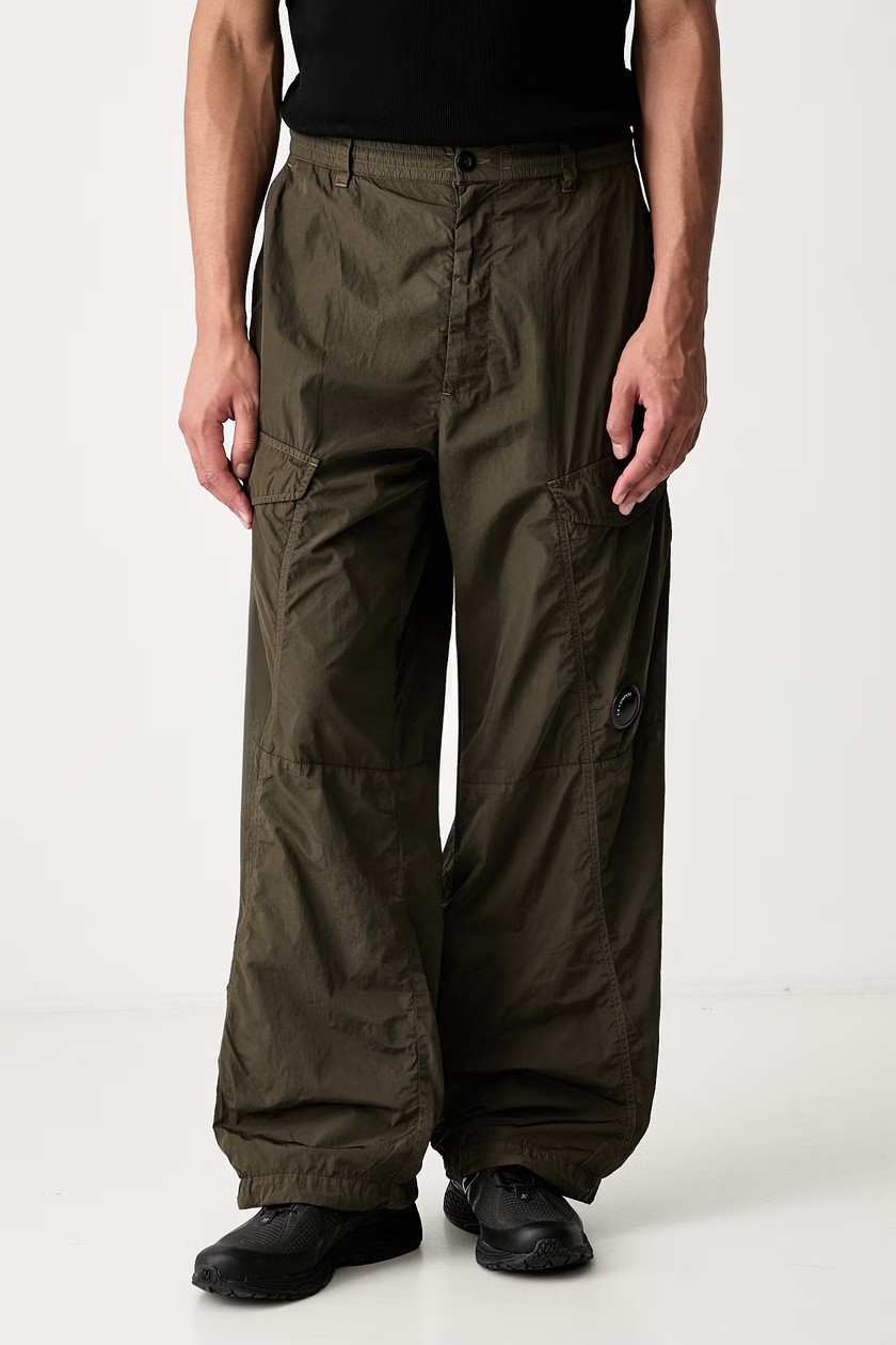 Universal Works trousers Loose Cargo Pant men's green color 30143