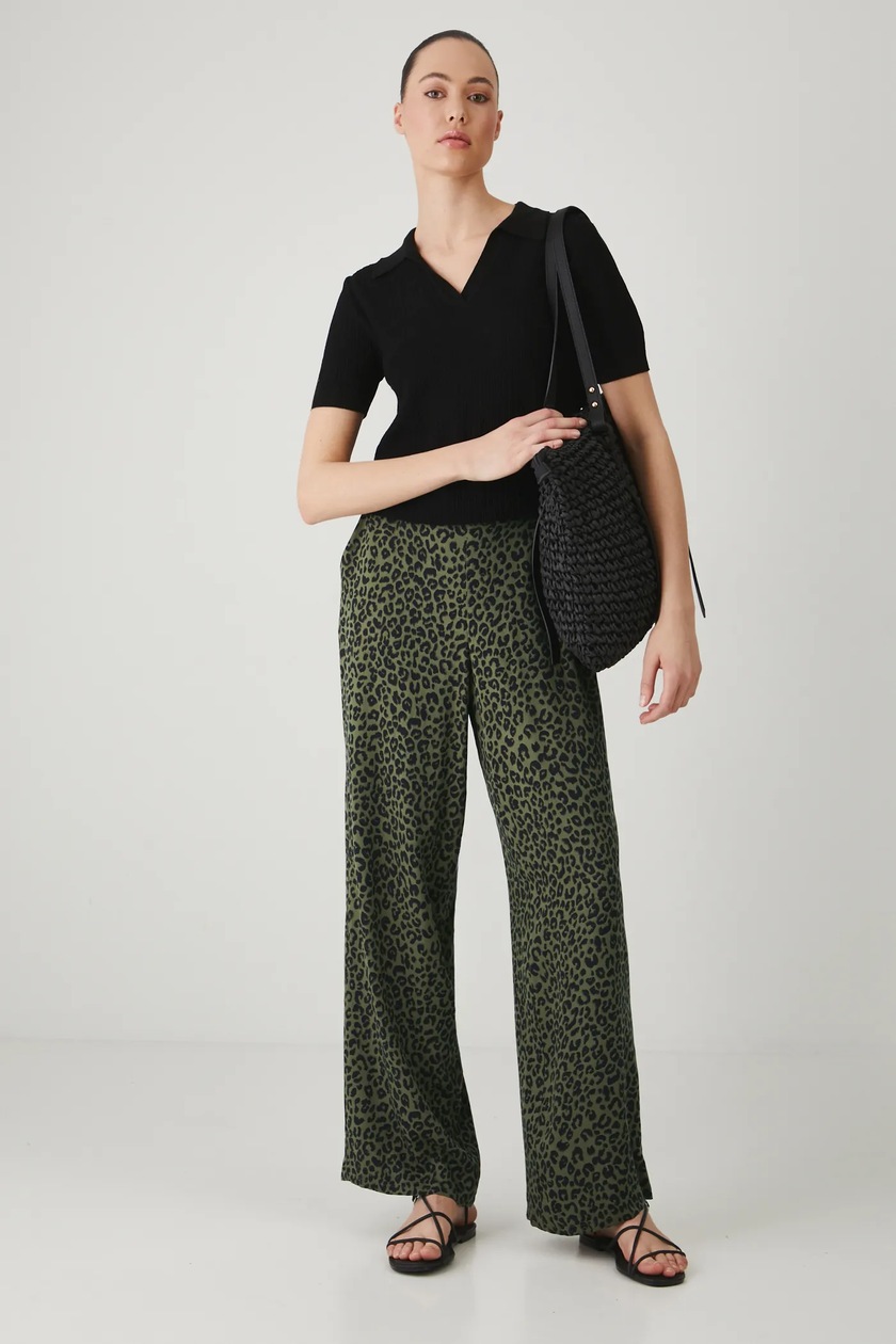 Spodnie damskie z kieszeniami cargo kolor zielony - MEDICINE