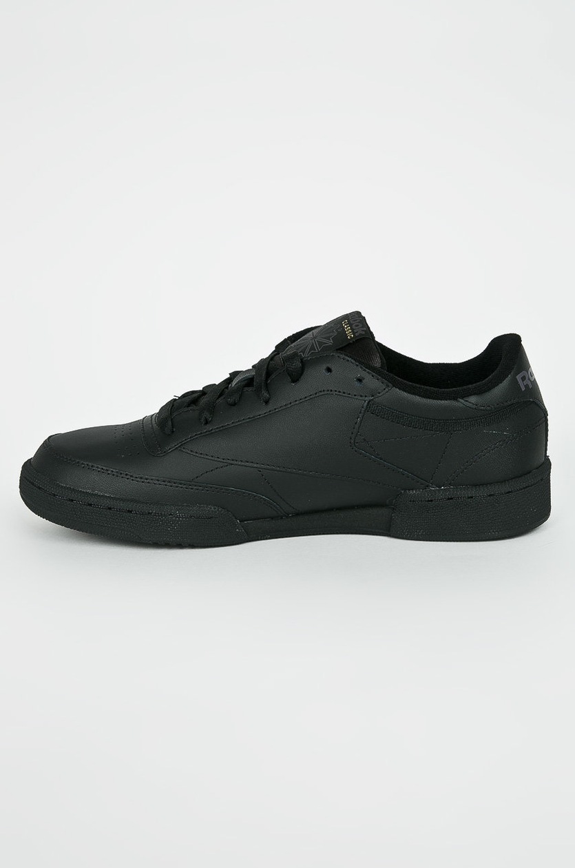 reebok club c leather trainers in black ar0454
