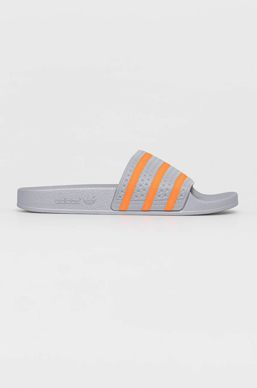 adidas Originals Klapki Adilette FX5843 m skie kolor srebrny Answear