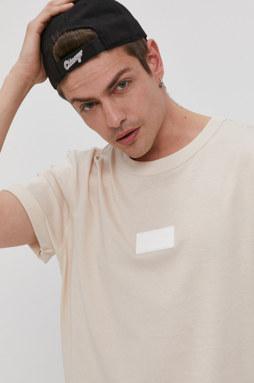 adidas Originals T shirt GN3298 m ski z aplikacj Answear