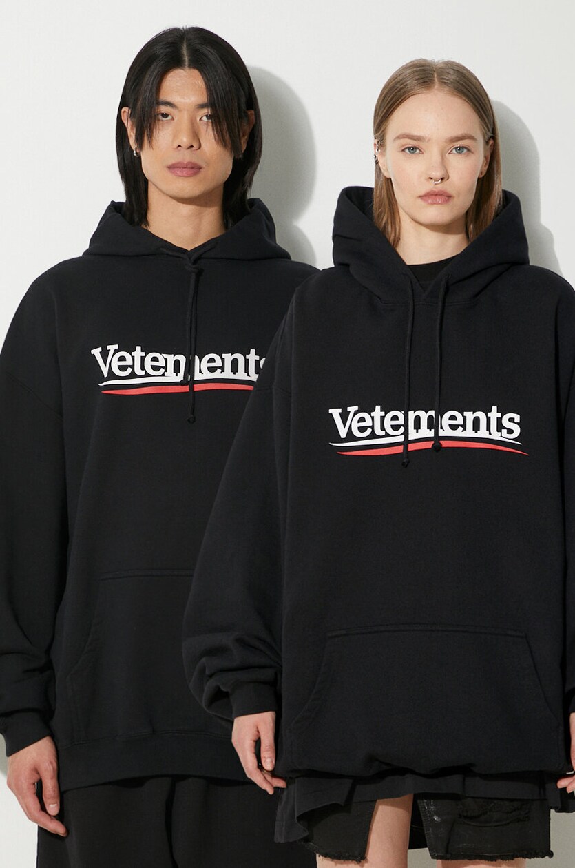 VETEMENTS sweatshirt Campaign Logo Hoodie black color hooded VETEMENTS sweatshirt Campaign Logo Hoodie black color hooded