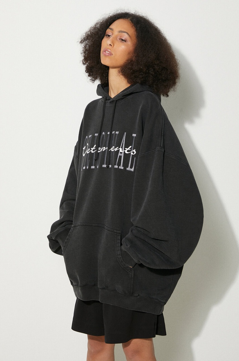 VETEMENTS｜HOODIES/SWEATS (UE64HD220B) VETEMENTS Black 'Vetements.com' Fitted Zip-Up Hoodie Vetements