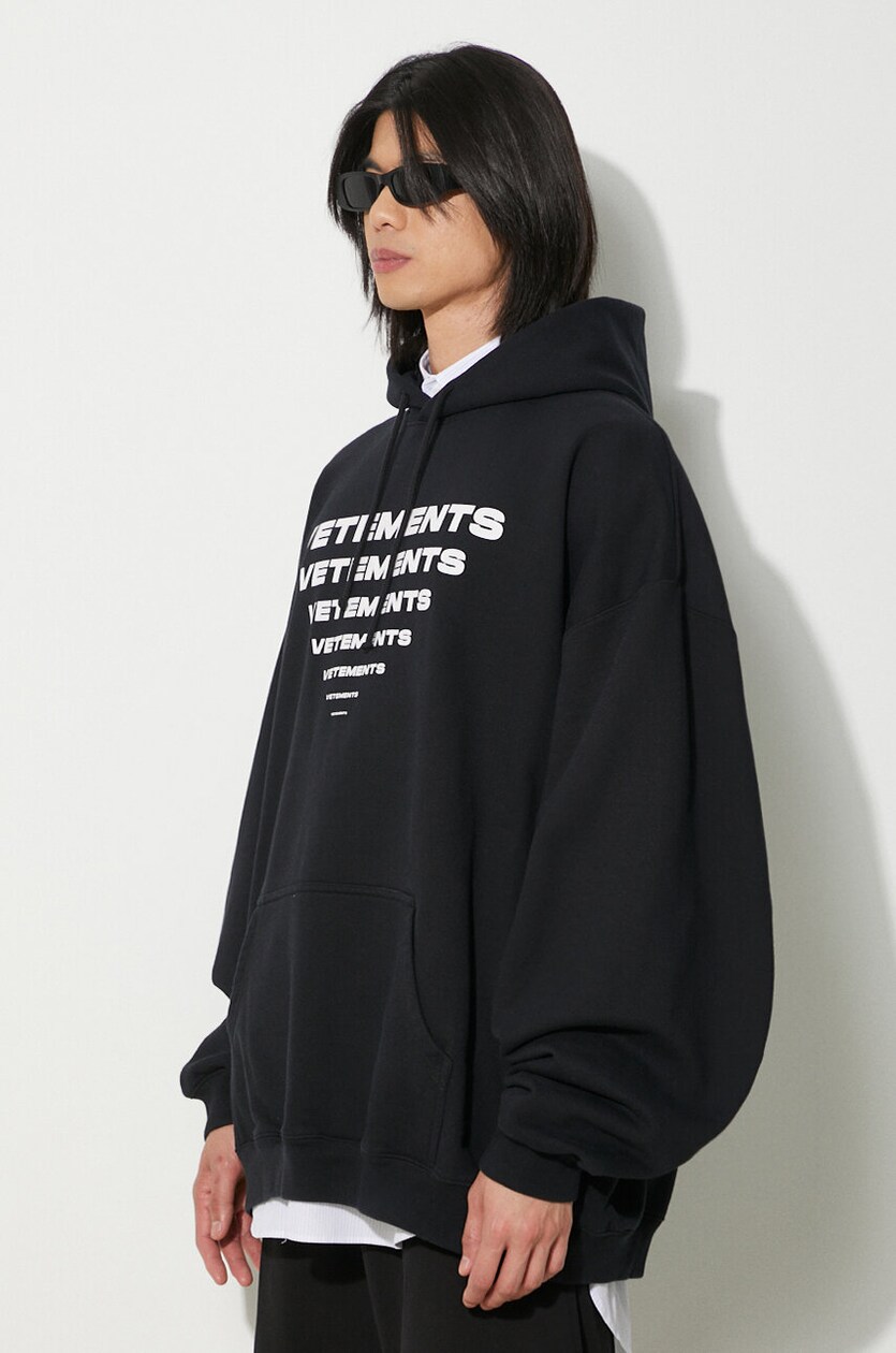 VETEMENTS sweatshirt Pyramid Logo Hoodie black color hooded VETEMENTS sweatshirt Pyramid Logo Hoodie black color hooded