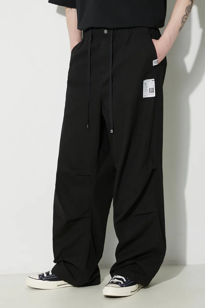 Памучен панталон Maison MIHARA YASUHIRO Ripstop Parachute Trousers в черно със стандартна кройка J12PT051