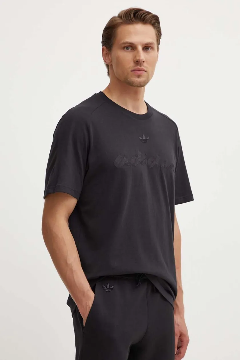 Бавовняна футболка adidas Originals чоловіча колір чорний з аплікацією IT7473