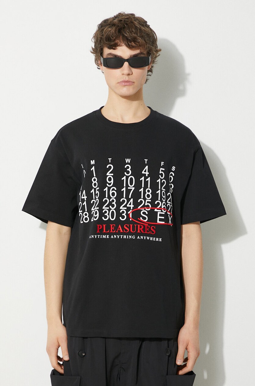 デパート 送料無料 PLEASURES cotton men's T-Shirt Heavyweight Calendar t-shirt ミュージシャン