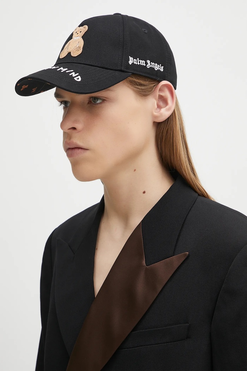 Памучна шапка с козирка Palm Angels Bear In Mind в черно с