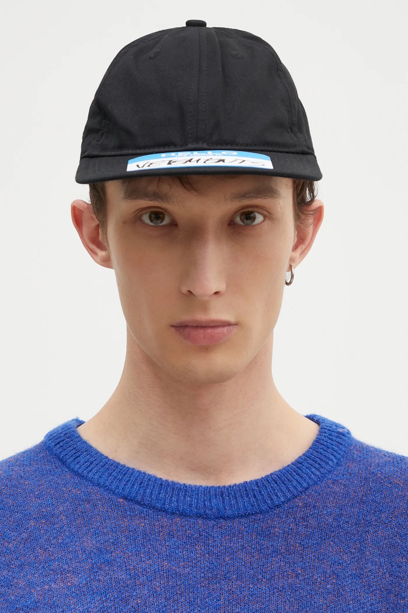 VETEMENTS ブラックMy Name Sticker キャップ VETEMENTS Black My Name Sticker Cap Vetements