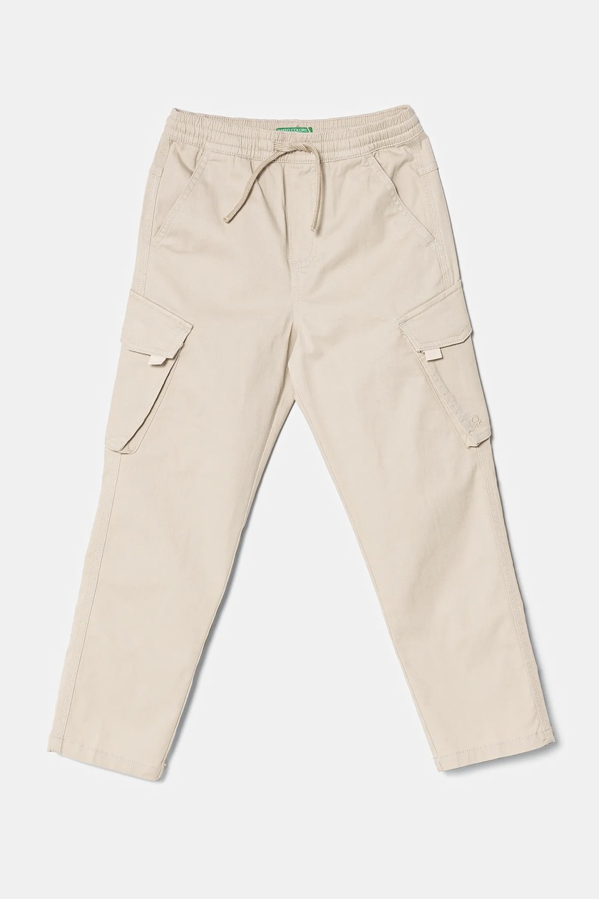 Pantalone United Colors Of Benetton 4TCGGE009 | 5 Tasche Vita Regolabile In Gabardina Stretch | Beige Per Bambino 5 Anni | Logo Ricamato E Cotone Elastan - copertina