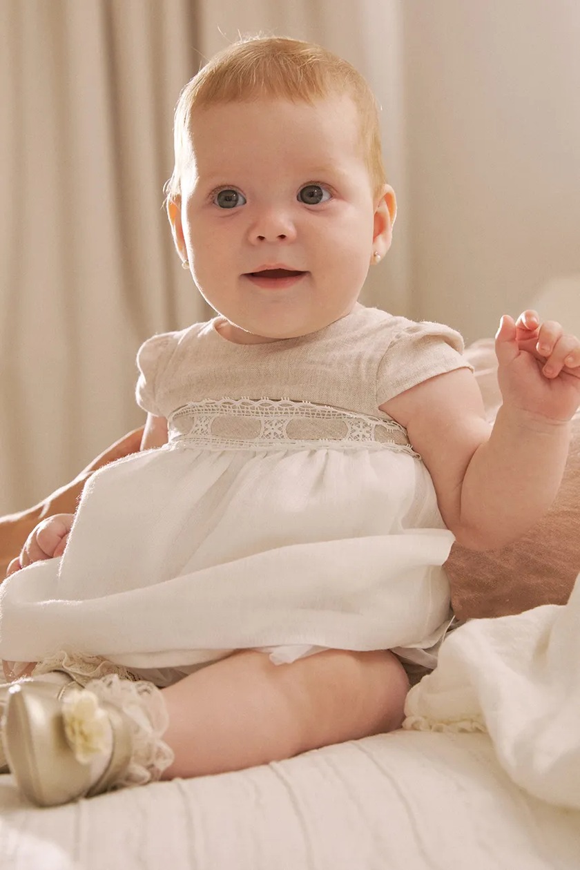 Mayoral Newborn vestito in misto lino per neonati - Main Image