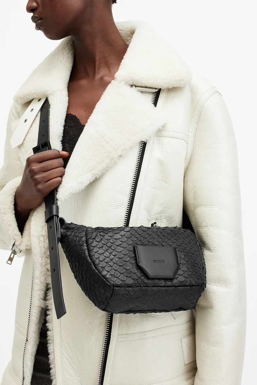 Kožna torba AllSaints MADEA SNAKE boja: crna, W384XB