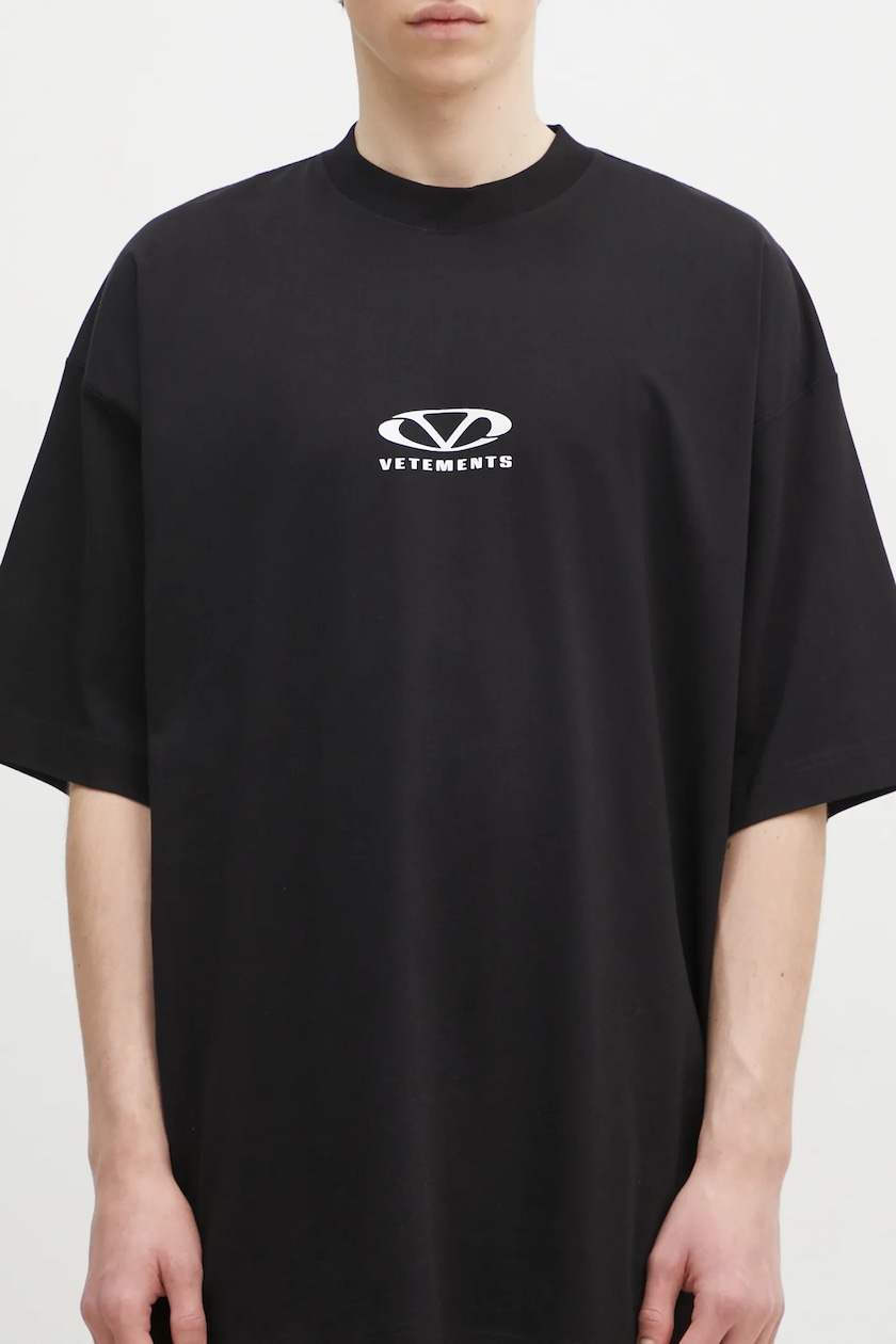 VETEMENTS cotton t-shirt Oval Logo Oversized PRM EU VETEMENTS cotton t-shirt Oval Logo Oversized PRM EU