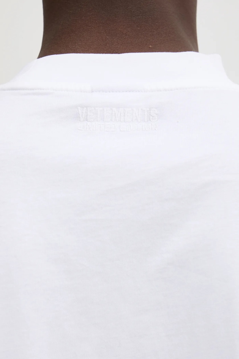 VETEMENTS スリムフィットTシャツ MA66TR670W1200 WHITE VETEMENTS cotton t-shirt U Might Know Me Cropped Boxy PRM EU