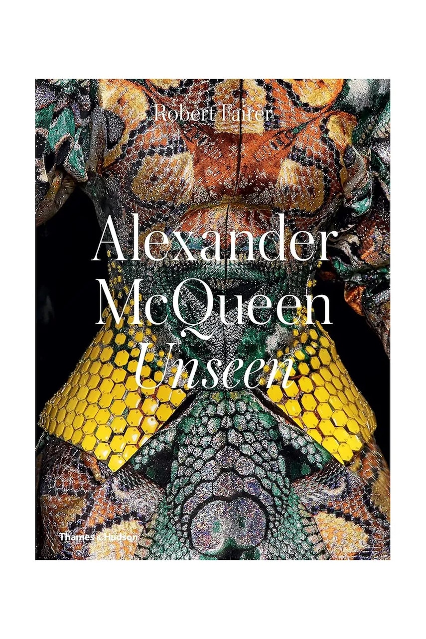 Книга home & lifestyle Alexander Mcqueen: Unseen by Robert Fairer, English Книга home & lifestyle Alexander Mcqueen: Unseen by Robert Fairer, English