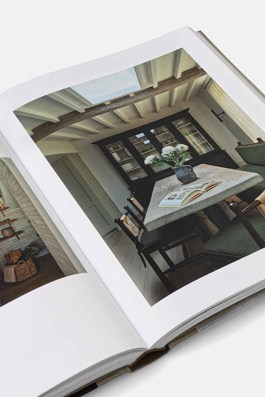 Книга home & lifestyle The Feminine Touch, English Книга home & lifestyle The Feminine Touch, English