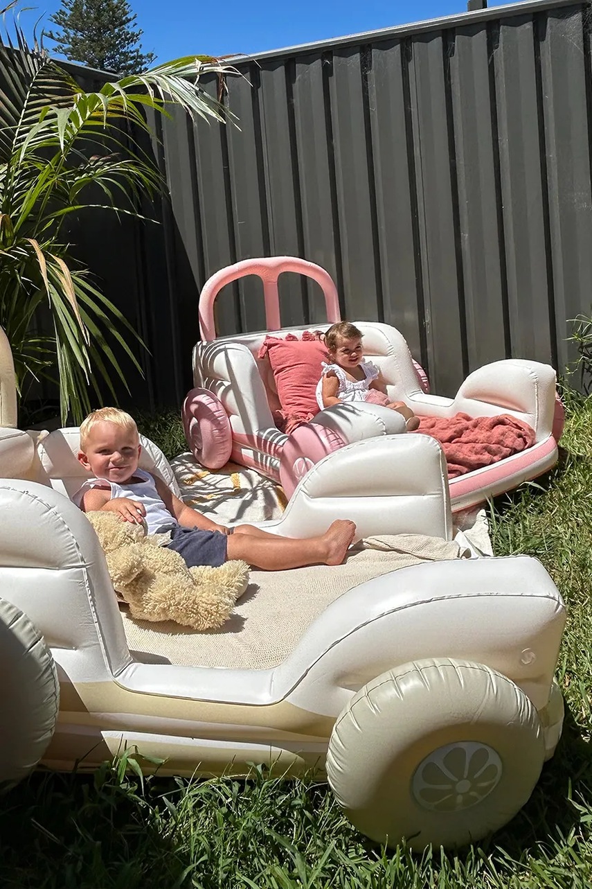 Φουσκωτό παιχνίδι SunnyLife Summer Van Sand φωτογραφία